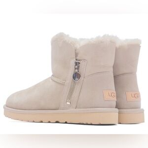 WOMEN'S BAILEY ZIP MINI BOOT - color: goat